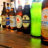 お好み焼き&鉄板焼き ホットコーナー - ドリンク写真:季節ごとに外国・日本のビールを数多く取り揃えております。飲み比べて、自分好みのビールを見つけて下さい！