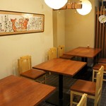 Kinoya - ４人掛けテーブルが２卓、２人掛けテーブルが１卓あります