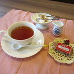 住まいと暮らしのぷらっとHOME花吉野 - ドリンク写真:紅茶300円