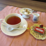 住まいと暮らしのぷらっとHOME花吉野 - ドリンク写真:紅茶300円