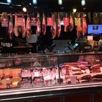 Museo del Jamon - 販売コーナーはこんな感じ。