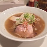 すみれ - ラー博は俺の社員食堂。  ミニ塩ラーメソ！  前回はそれほど良い印象を持たなかったが、今日は好みに近かった。湯気は見えなくてもアシアシ。イイね！ 