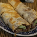 盛園絲瓜小籠湯包 - 大餅捲牛肉