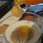 私房菜 きた川 - ミカンジュースを掛けて