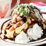 Waffle & cookie cream ice cream
