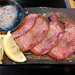 焼肉たらふく - 極上牛タン塩