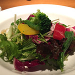 サロン・ド・シャンパーニュ ヴィオニス - サラダ