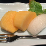 旬菜旬魚 宴 - デザートの梨と柿