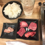 立喰い焼肉 治郎丸 秋葉原店 - 