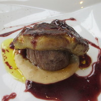 IL PINOLO 銀座 - 仔牛フィレ肉とフォアグラの重ね焼き”ロッシーニ風”　
                