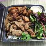 Steak Shack - ステーキ（ミディアム）とチキンソテーのコンボプレート