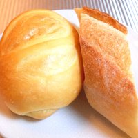 日比谷パレス - ランチコース 2215円 のパン2種類
