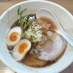 麺家 八丸 - 魚介醤油ラーメン+味玉