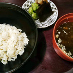 虎白 - ご飯と赤出汁御代わり可！
