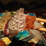 野口太郎 - 山山葵をのせた鯛　リフト