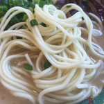 長崎楼 - 2015年10月初旬  中細麺  茹で加減も少し芯を残した良い塩梅。
