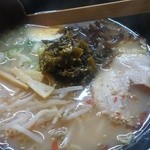 福寿 - ピリ辛高菜入り とんこつラーメン