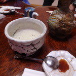 男寿司 - 出羽桜。器にもこだわりを感じます。