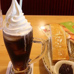 コメダ珈琲店 - 今日も今日とてクリームコーヒーとモーニングのトーストあんこトッピング