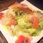丸海屋 - 海鮮たっぷり丸海屋サラダ（1480円）