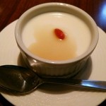 ジョーズ シャンハイ ニューヨーク  - 杏仁豆腐