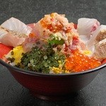 Sakanaya - 贅沢てんこ盛り丼