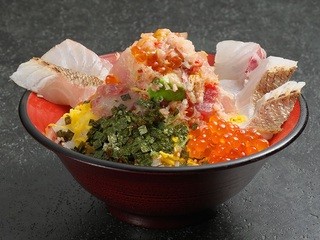 Sakanaya - 贅沢てんこ盛り丼