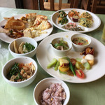 ラピュタファーム - 2015年10月1日
      今日は28名もの団体客が。何事じゃ？！