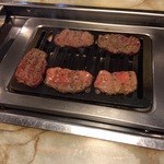 大同園 - 焼き始めのタン