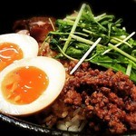 麺屋　じゃんく - お腹が減ったらこれ！肉みそチャーシュー丼！