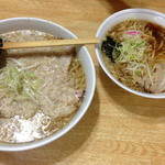 まつや食堂 - 大盛りと普通盛りｗ