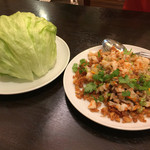 台湾料理 寧記 吉仔 - 海老肉野菜のレタス包み