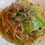 トラットリア　オルトレ - じゃこと野菜のペペロンチーノ