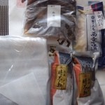 鮭乃丸亀 - 銀鱈西京漬け（一切れ：864円）、時鮭（一切れ：850円）、鰊菜の花漬け（1188円）、
            松前漬け（540円）など。