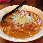 つけ麺屋ちっちょ - エビの出汁が濃厚なエビトマトラーメン