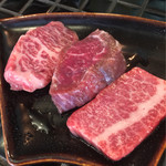 BEEFWORKS - 左から
                                トウガラシ 武州和牛 280円
                                A4 シャトーブリアン 栃木県産 500円
                                ササバラ 十勝ボロシリ和牛 300円