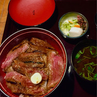 赤坂 津つ井 総本店 - 赤出汁,お新香付き