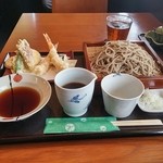 蕎麦 月読 - 天せいろ(1650円)を大盛(+210円)で。