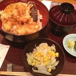天ぷら ひさご - 普通の天丼！えびとなすとあと忘れた