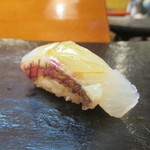 日本橋橘町　都寿司 - 寝かせた真鯛