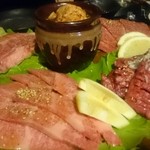 焼肉 赤煉瓦 - 金盛り！