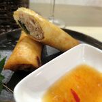 おだいどこ ブルーキャット - 鶏とバジルの揚春巻き　スイートチリソース