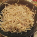 立ち飲み処ここ - モヤシのなんたら炒め？(2015.9.26)