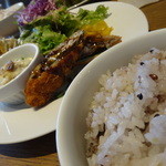 biotope  - 日替わりランチ（鶏カマンベール焼＆イワシの梅しそフライ）980円