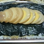 肉のマルタケ - 此方得意の味玉1個乗せ！