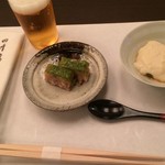 ぎおん 阪川 - 葡萄に豆腐を絡めたもの。タイとトウモロコシ、湯葉の煮凝り