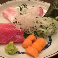ぎおん 阪川 - トロ、ウニ、タイ、イカの刺身