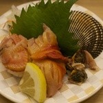 旬魚 - 活赤貝まるごと一個にぎり