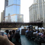 Morton's The Steakhouse - 正面に今お騒がせ中の方のトランプ・タワー