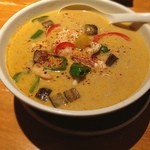 博士ラーメン別館 ＆ HAKASE Thai 博士レストラン本店 - レッドカレーラーメン☺︎1000円